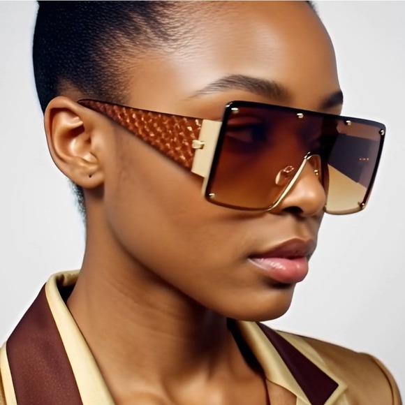 Women Sunglasses Square Big Shades studed Gold Metal Shield Retro Vintage Style - Picture 5 of 12